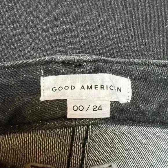 𝅺GOOD American Shorts Raw Hem Bermuda Jean Shorts in Black219 Size 00/24 - Picture 8 of 9